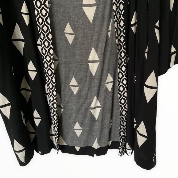 H&M Open Front Top With Pattern - Picture 7 of 8